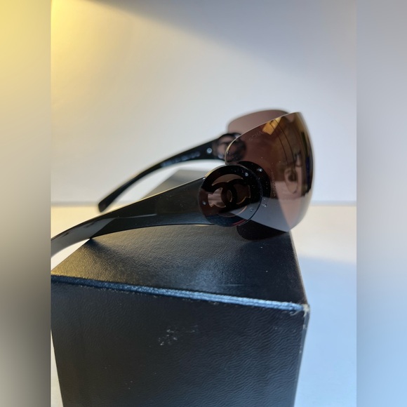 Authentic Chanel Sunglasses 2011 Made In Italy 4173 c.296/73 130 Discontinued - Picture 5 of 16